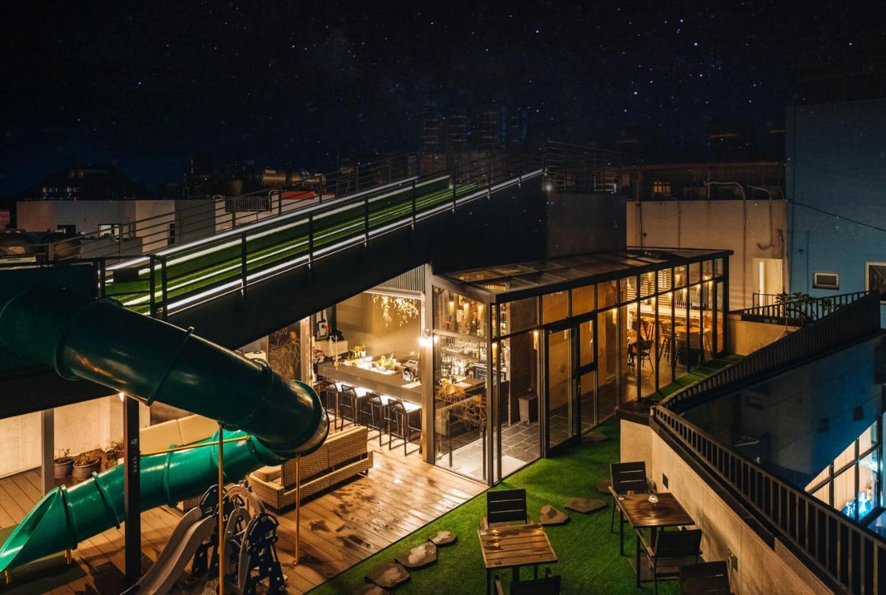 墾丁耳東華苑erdong Manor Acomodação com café da manhã Exterior foto